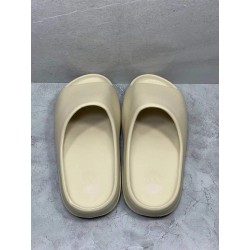 GT Batch Yeezy Slide Bone