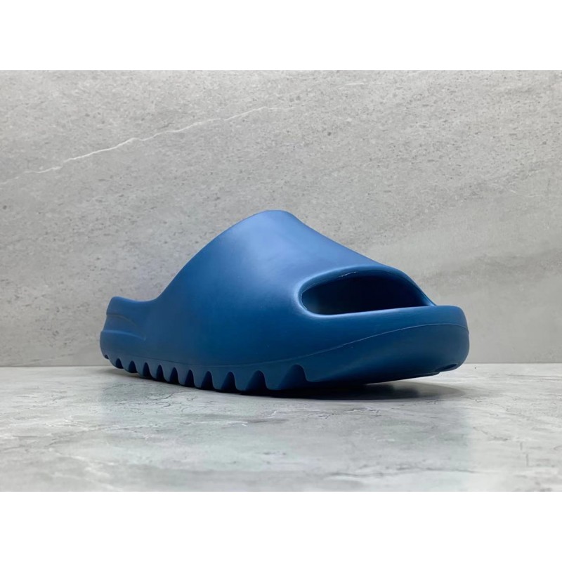 kith yeezy slides