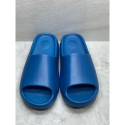 GT Batch Yeezy Slide Blue