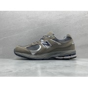 GT New Balance 2002R Light Grey