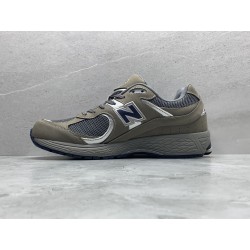 GT New Balance 2002R Light Grey