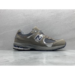 GT New Balance 2002R Light Grey