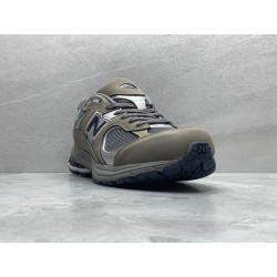 GT New Balance 2002R Light Grey