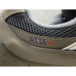 GT New Balance 2002R Light Grey