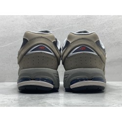 GT New Balance 2002R Light Grey