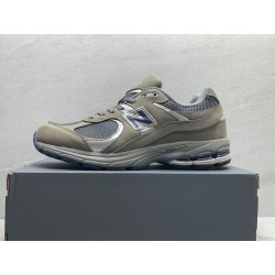 GT New Balance 2002R Light Grey