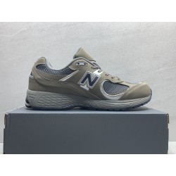 GT New Balance 2002R Light Grey