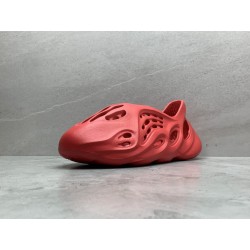 GT Yeezy Foam RNNR Vermillion