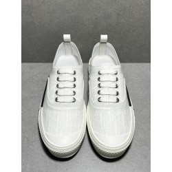 GT B23 Low Top Sneaker White Dior Oblique Canvas