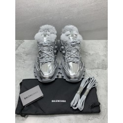 GT Balenciaga FLUFFY TRACK Fur Silver