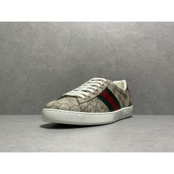 GT Gucci Ace GG Supreme With Bees Sneaker