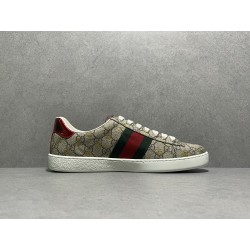 GT Gucci Ace GG Supreme With Bees Sneaker