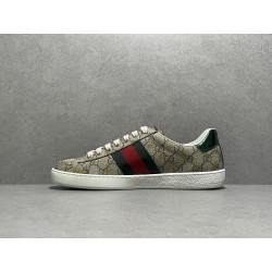 GT Gucci Ace GG Supreme With Bees Sneaker