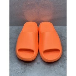 GT Yeezy Slide Enflame Orange