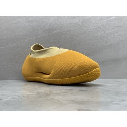 GT Yeezy Yeezy Knit RNR Runner Sulfur