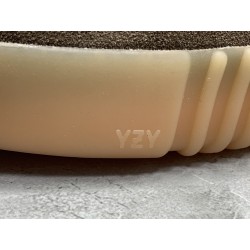 GT Yeezy Boost 750 Light Brown Gum (Chocolate)