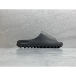 GT Yeezy Slide Onyx