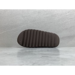 GT Yeezy Slide Soot GX6141