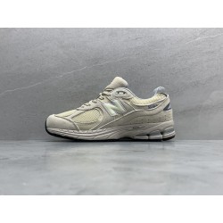 GT New Balance 2002R Bone Light Aluminum