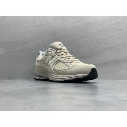 GT New Balance 2002R Bone Light Aluminum