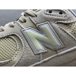 GT New Balance 2002R Bone Light Aluminum