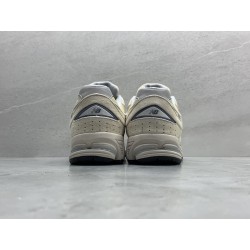 GT New Balance 2002R Bone Light Aluminum