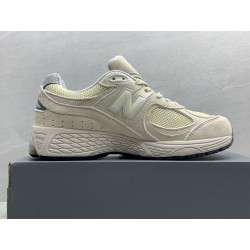 GT New Balance 2002R Bone Light Aluminum