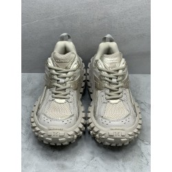 GT Balenciaga Defender Beige 685613W2RA69700