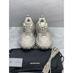 GT Balenciaga Defender Beige 685613W2RA69700