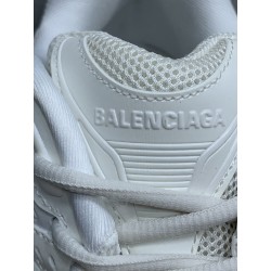 GT Balenciaga Defender White 685613W1RB31201