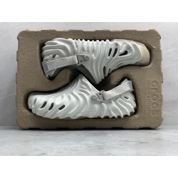 Retail Box GT Crocs Pollex Clog by Salehe Bembury Spackle White