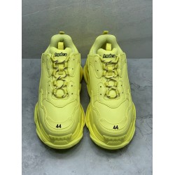 GT Balenciaga Triple-S Light Yellow 536737W2FA57000