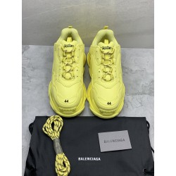 GT Balenciaga Triple-S Light Yellow 536737W2FA57000