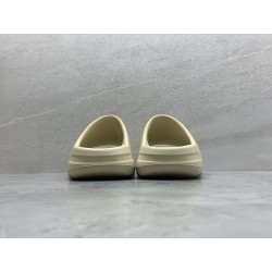 GT Yeezy Slide Bone (2022 Restock) FZ5897