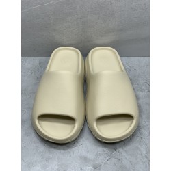 GT Yeezy Slide Bone (2022 Restock) FZ5897