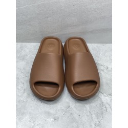 GT Yeezy Slide Flax FZ5896