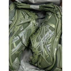 GT Balenciaga Runner Dark Green 677403W3RB13031