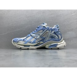 GT Balenciaga Runner Light Blue Eggshell White 677402W3RB2