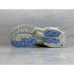 GT Balenciaga Runner Light Blue Eggshell White 677402W3RB2