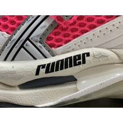 GT Balenciaga Runner Neon Pink  White 677402W3RBN9155