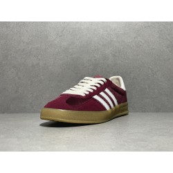 GT Gucci Gazelle Sneaker Red Velvet ‎707864 9STU0 6360