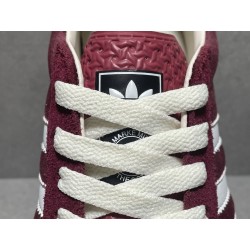 GT Gucci Gazelle Sneaker Red Velvet ‎707864 9STU0 6360