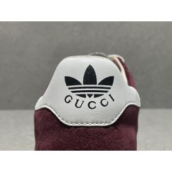 GT Gucci Gazelle Sneaker Red Velvet ‎707864 9STU0 6360