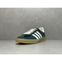 GT Gucci Gazelle Sneaker Green Suede ‎