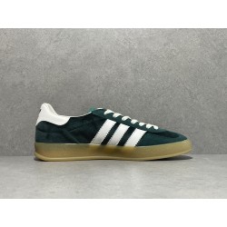 GT Gucci Gazelle Sneaker Green Suede ‎