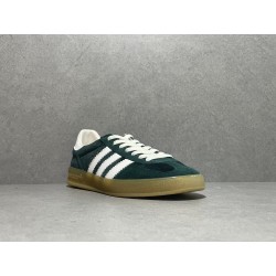 GT Gucci Gazelle Sneaker Green Suede ‎