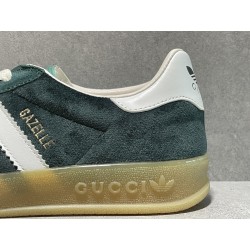 GT Gucci Gazelle Sneaker Green Suede ‎