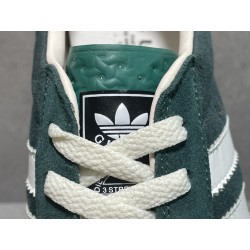 GT Gucci Gazelle Sneaker Green Suede ‎