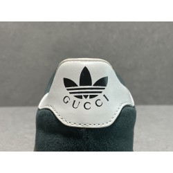 GT Gucci Gazelle Sneaker Green Suede ‎