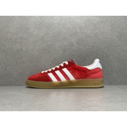 GT Gucci Gazelle Sneaker Red Velvet ‎707864 9STU0 6360